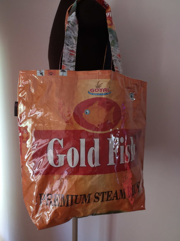 Shakti Milan olkalaukku